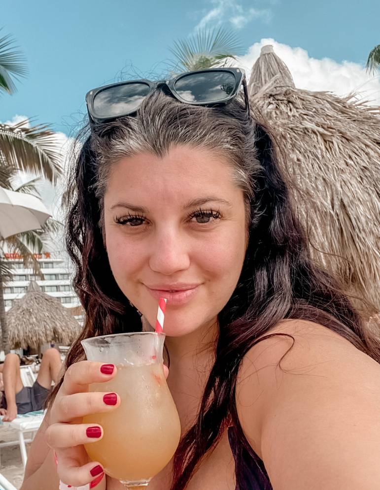 Op deze foto zie je Rowena Rousseau, oprichtster van het Become Financially Free Membership